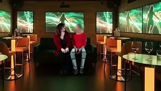 Ben Karaoke Kulübü Yöneticisiyim Ve Eşim Her Şeyi Çekiyor