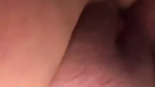 İri güzel kadın dildoya biniyor