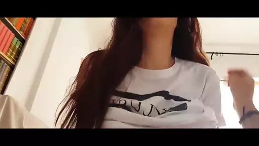 Busty genç seviyor bir çük içinde ona büyük göt ve geliyor