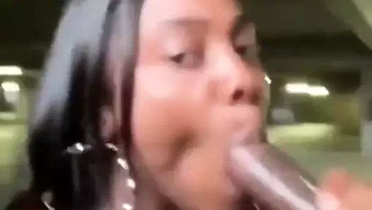 Bir garajda derin boğaz