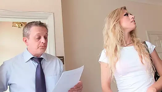 Michelle Nemli ve Chris Rocks çok şehvetli bir sikişin tadını çıkarıyor