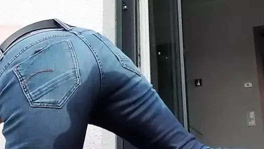 squirting in jeans after live stream