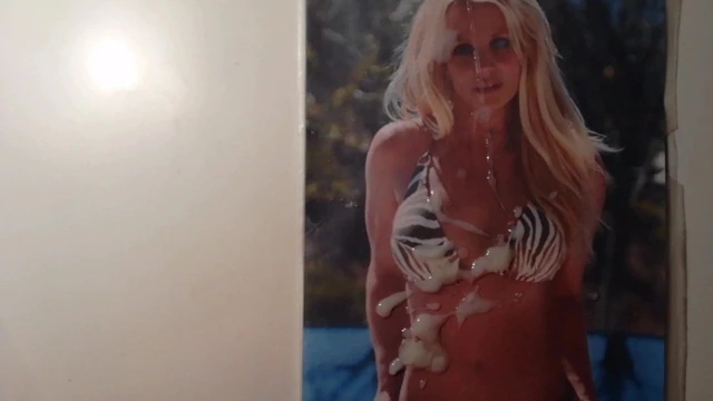 Britney Spears boşalıyor 74