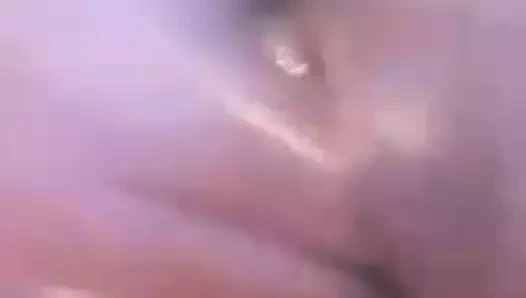 Elle aime se masturber avec des inconnu