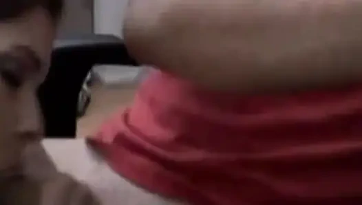 Brandon'ın ateşli ofis molası solo
