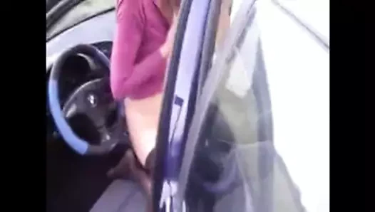 Tout rentre dans ma chatte telle je suis excitee