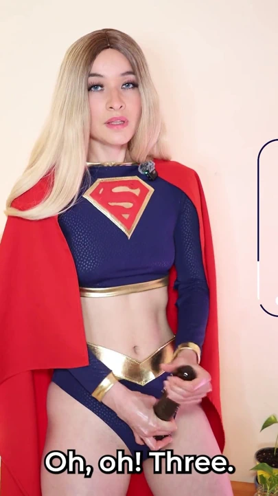 Super Girl sizin için CEI ve JOI yapıyor