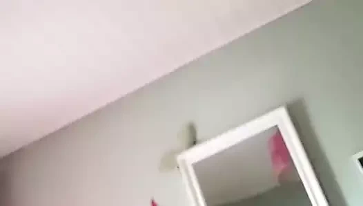 Kahrolası bir beyaz adım anne