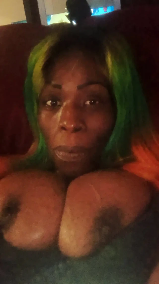 You see that juicy asshole