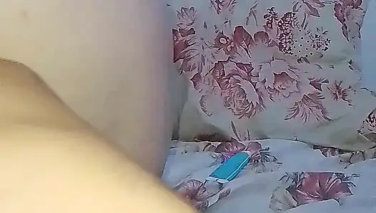 Büyük göğüslü sarışının ağzında.