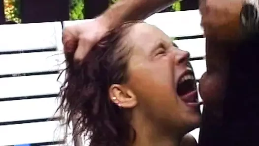 Çarpıcı kızıl saçlı Alman bebekle ateşli anal seksten sonra yüze boşalma