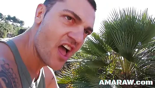 Leslie Fox ve Savanah Andrea anal seks yapıyor