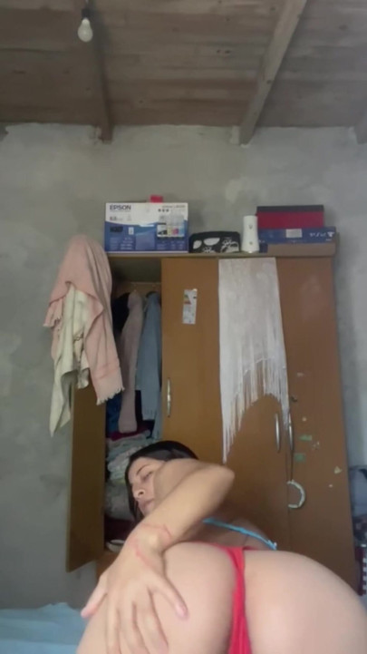 Selene, seksi latin, çok ateşli pozlar | Klip 1