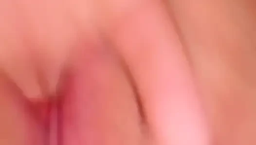 Dildoyla amcığını büyük göt yarağıma açıyorum ne kadar lezzetli bir amcığı var ve fışkırtıyor