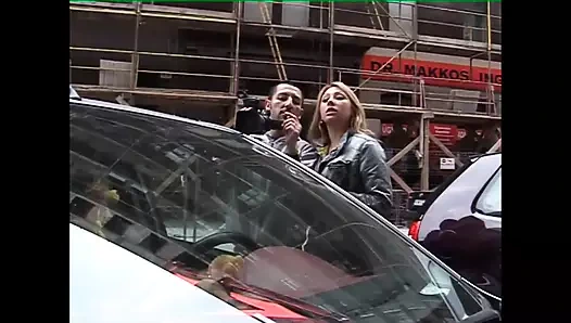 Seksi sarışın orta yaşlı seksi kadın büyük klasik bir yarakla dev memelere sikiliyor ve boşalıyor