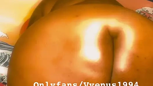 Büyük götlü zenci iri güzel kadın vvenus1994 büyük zenci yarağı ile eriyor ve sikiyor