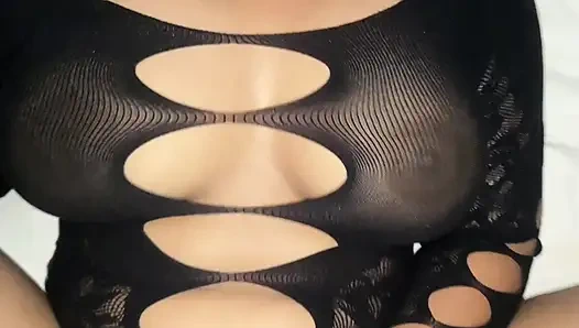 Ateşli nri kız en iyi arkadaşıyla sikişiyor