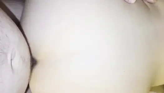 Komşus un aldatan karısını domaltarak sikişten inletiyor