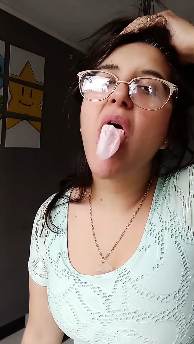 Bubblegum yakın çekim çiğneme ve sakso - tavşan delisi