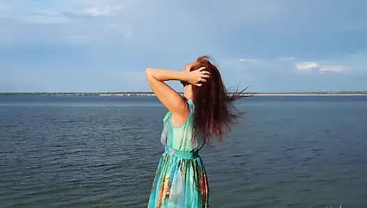 Volga-river'ın üzerinde dik bir şekilde