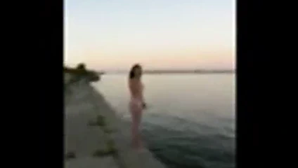 Lili su römorkuna atladı