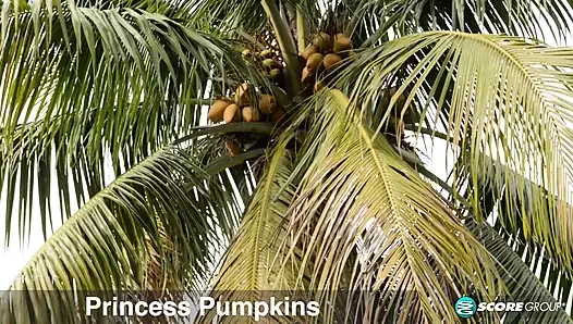 Havuz kenarındaki prenses: göğüsler ve amcık