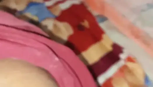 Kardeşimin penisi çok kalın ve içine girip vajinamı yırtıyor.