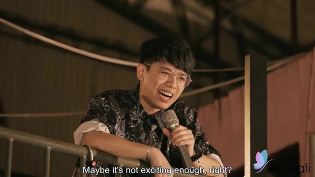 Yaner doğum gününde bakire bir adamla sikişiyor