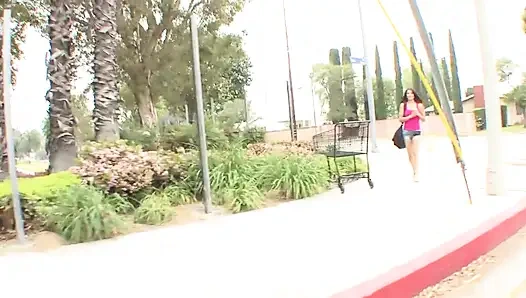 Güzel büyük göğüsler lezbiyen yalıyor