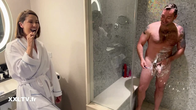 Kenzie Anne and Nephael share a dildo