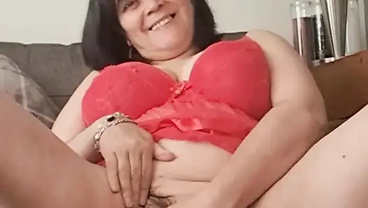 İç çamaşırlı üvey anne sürtük gibi baştan çıkarıyor