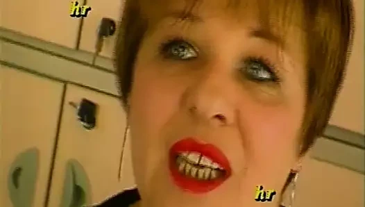 Amateur swingers scene in Sporchi vizi di famiglia Part 01