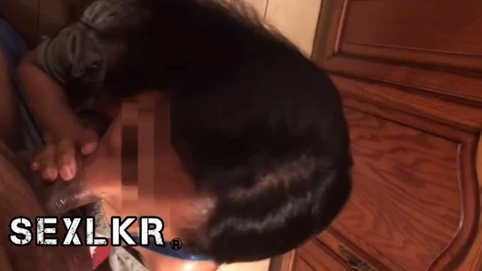 Sri lankalı sıcak eş mutfakta yemek yaparken becerdin var