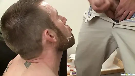 Ateşli yarak suyunu dilliyor - bölüm 5