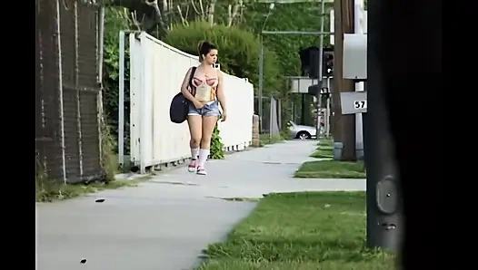 Prenses gecenin bir yarısı Dave Hardman'ın büyük yarrağı tarafından sert bir şekilde sikildi