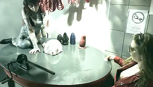 Ratón de saliva en la mesa de saliva