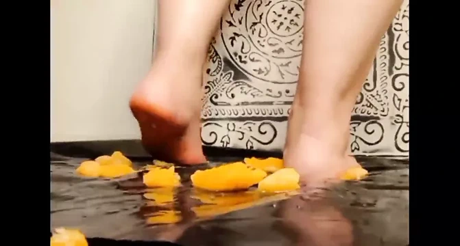 ayaklar ve yemek fetişi