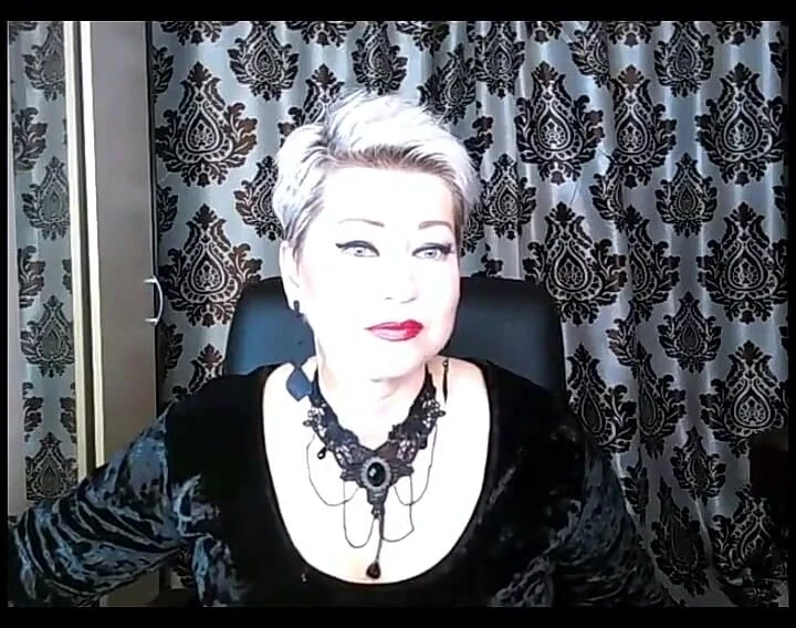 Rusya'dan havalı olgun bir kaltak için yeni bir iş günü.!. )) (aimee ateşli orta yaşlı seksi kadın, aka aimeeparadise)