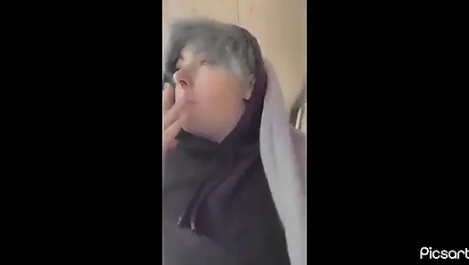 Biri neredeyse beni yakalıyacak