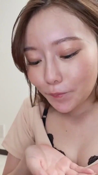 Sachika Akimoto - boşaltıyor! Tesis bünyesinde yağ masajı | Klip 2