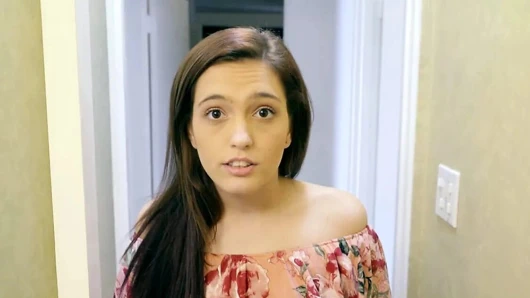 Adım anne ve kız kardeş onu porno izlerken yakalayın! s8:e8