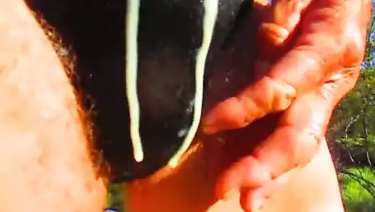 Daha fazla damlayan sıcak meni