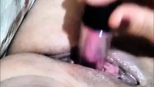 Evli kadın ilk kez dildoyla bitiriyor