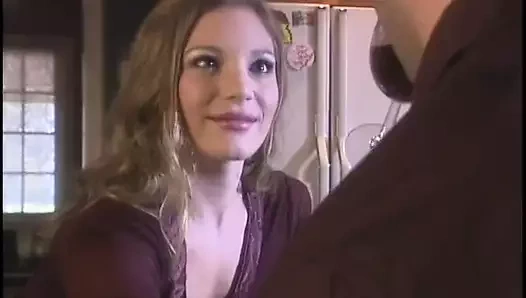 Üç muhteşem lezbiyen birbirlerinin ıslak tıraşlı amlarını yalıyor ve parmaklıyor