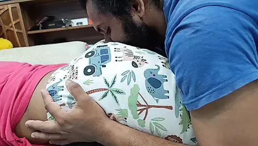 Vaishnavy ve Sharun Raj yatak odasında ateşli romantik seks yapıyor