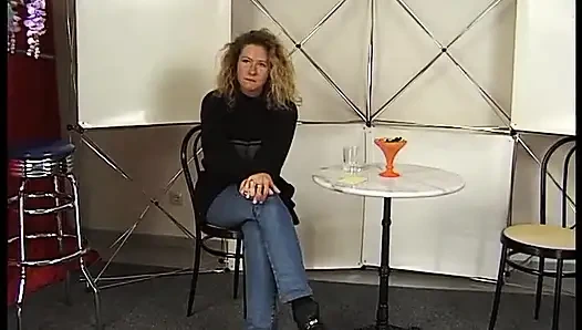 Esmer olgun bayan oyuncu seçmelerinde sert sikişiyor