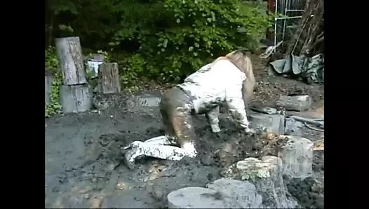 Çamurlu beyaz kalçalı Sasja!!