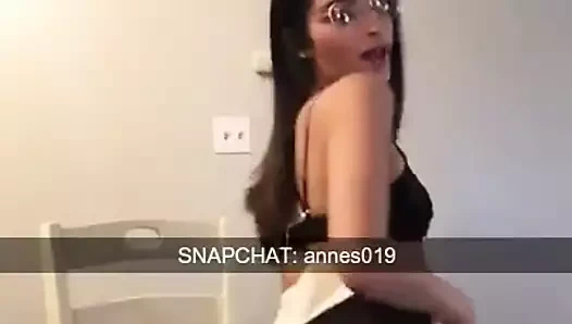 Emily willis striptiz #2