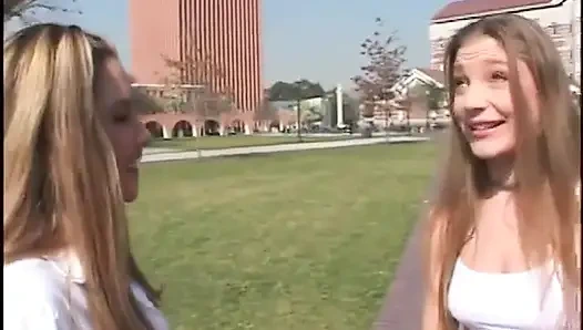 Adam ateşli sarışına 69 yapıyor ve sonra iki ateşli amcıkla sikişiyor