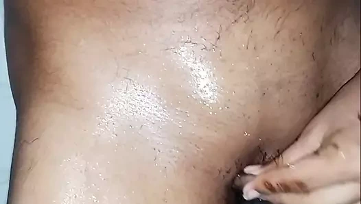 Meri evli kadın tuvalette ben apny hair remove karty hauy